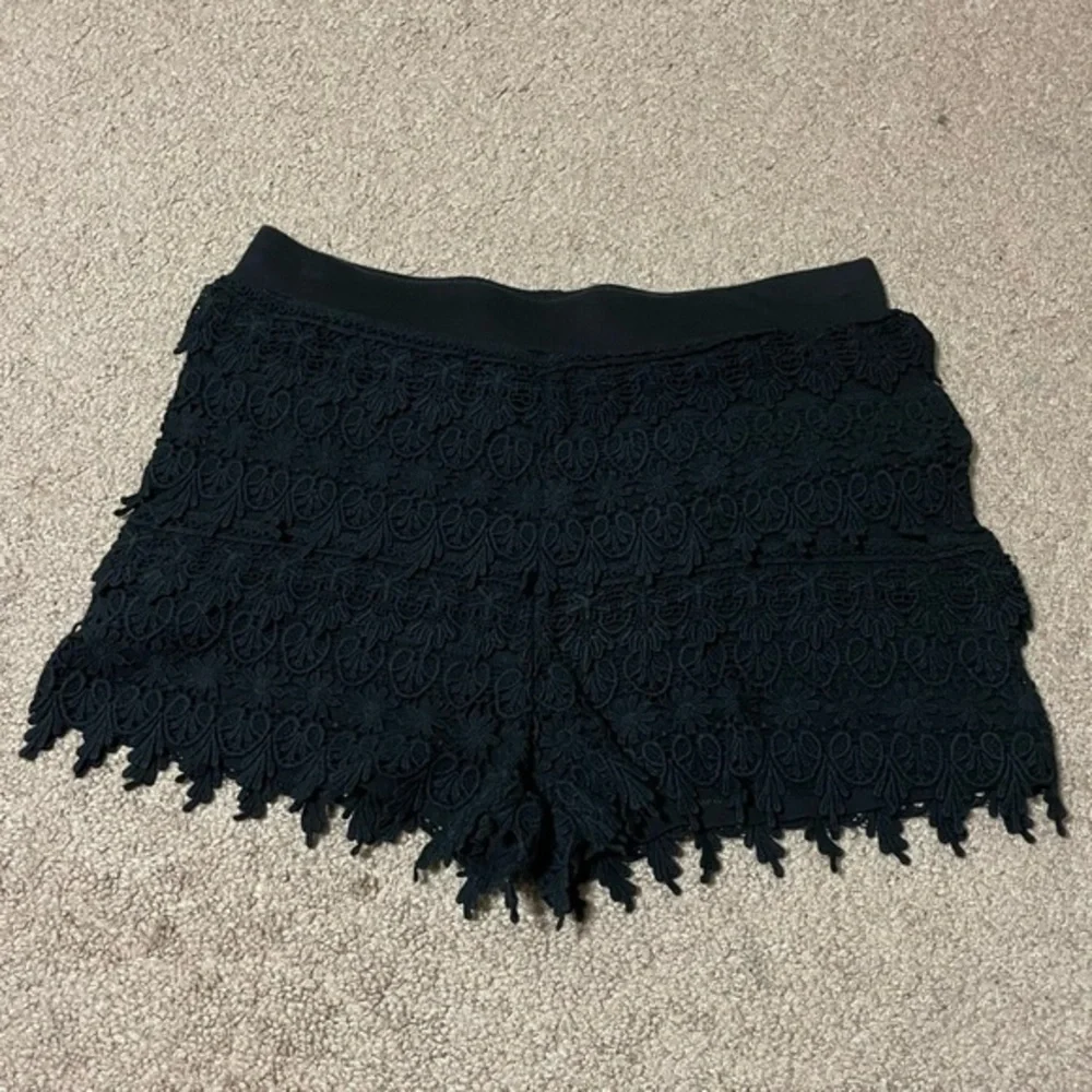 Express black‎ floral crochet- like short size small